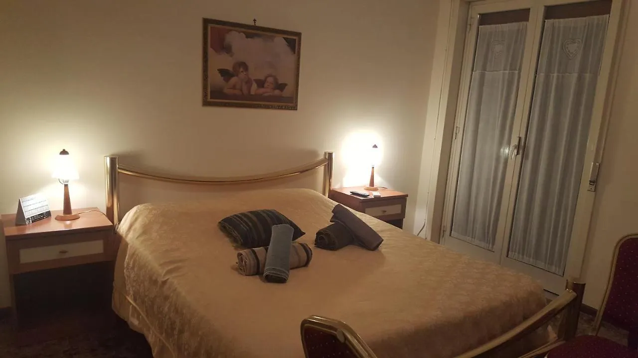 B&B United States Of Europe CTA Bed & Breakfast